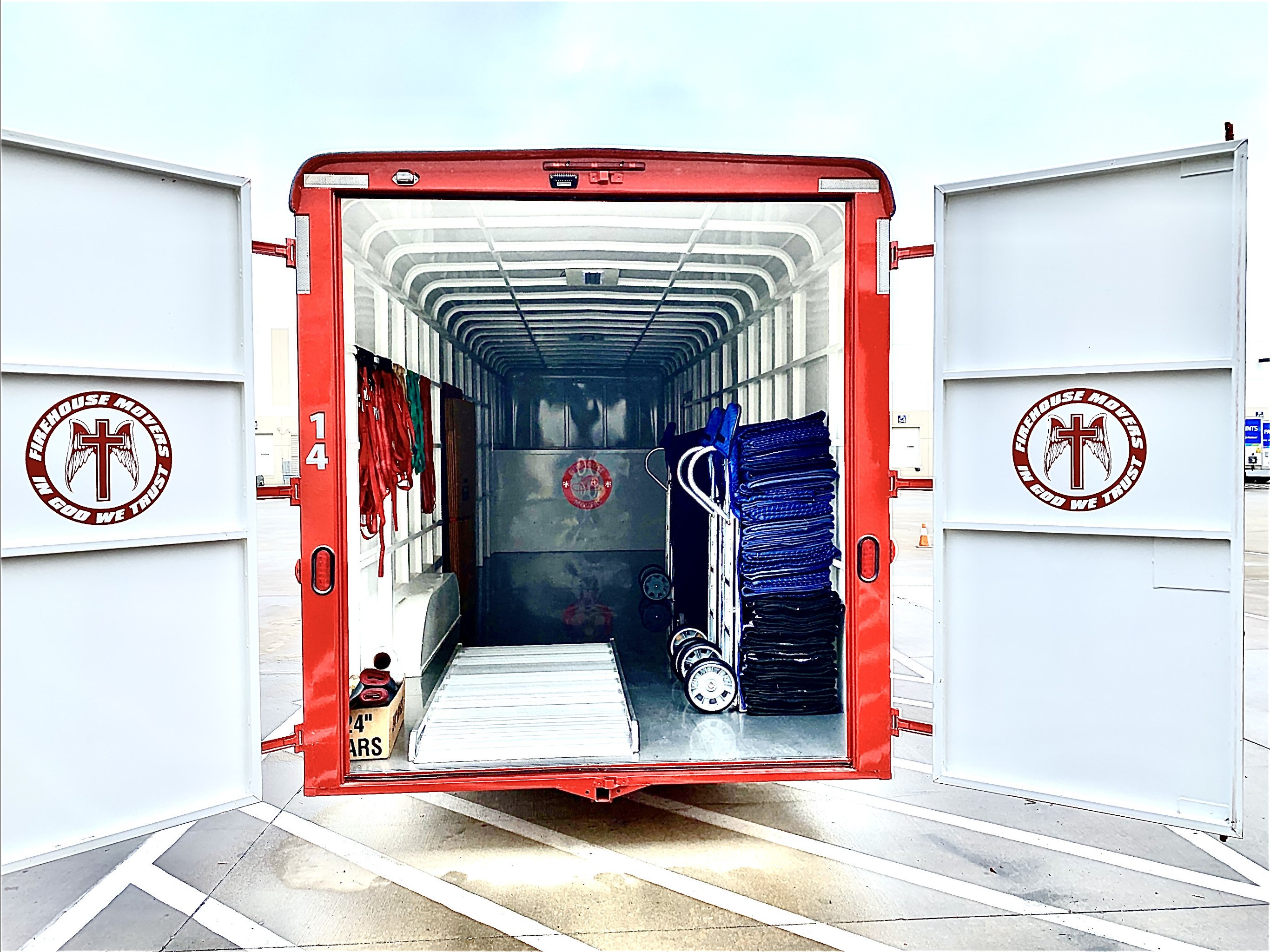 594D1858-E812-4E65-AEBE-84EBB366F930 photo of a Firehouse Moving truck